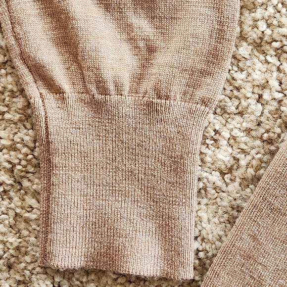 Banana Republic Extra Fine Knit Washable Merino Wool Sweater Size M Color Camel - Picture 8 of 10